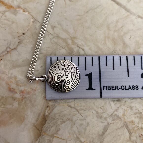 2003 Sterling Silver Signed First Nations Handcrafted Sea Bear Pendant Necklace - Picture 7 of 8